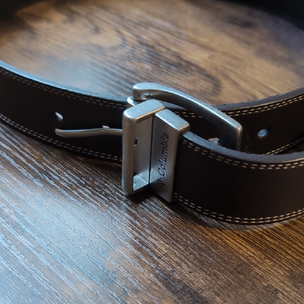 Columbia leather belt